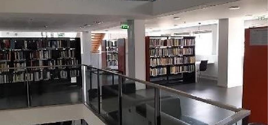 École Polytechnique Central Library (BCX)