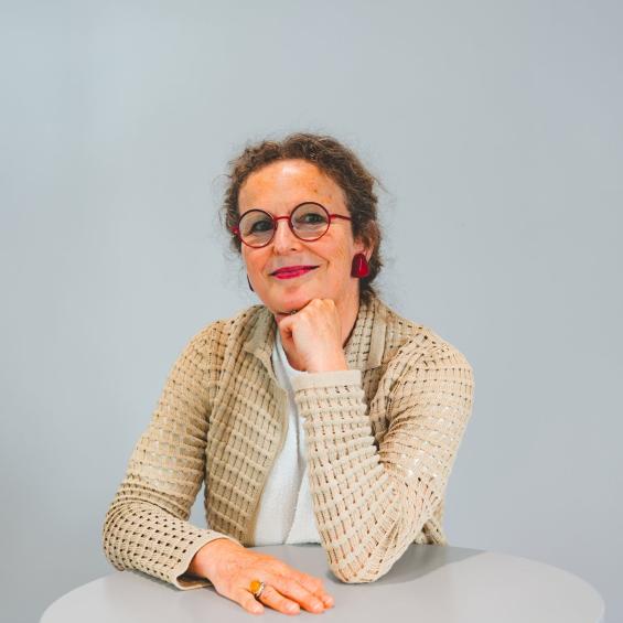 Jacqueline Bloch reçoit la médaille d'or du CNRS 2026