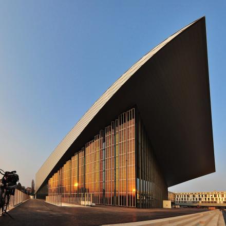 Stefania Cacovich cartographie les matériaux photovoltaïques pour des panneaux solaires plus performants